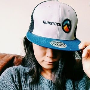 Flat brimmed snap back